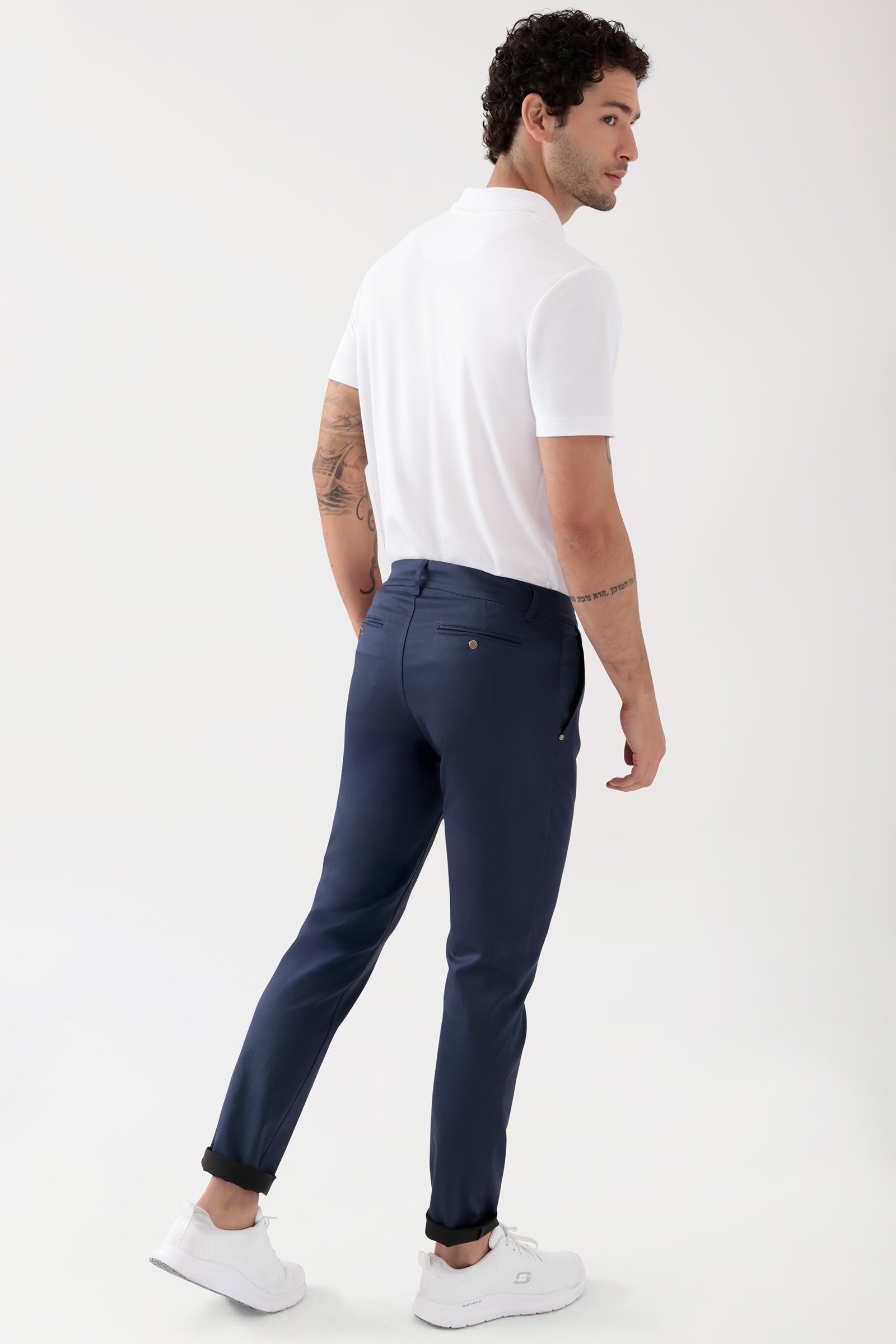 COMFY FLEX Hose Herren - Chino Style navy, Rückansicht Das Model ist 188 cm groß und trägt Größe 48