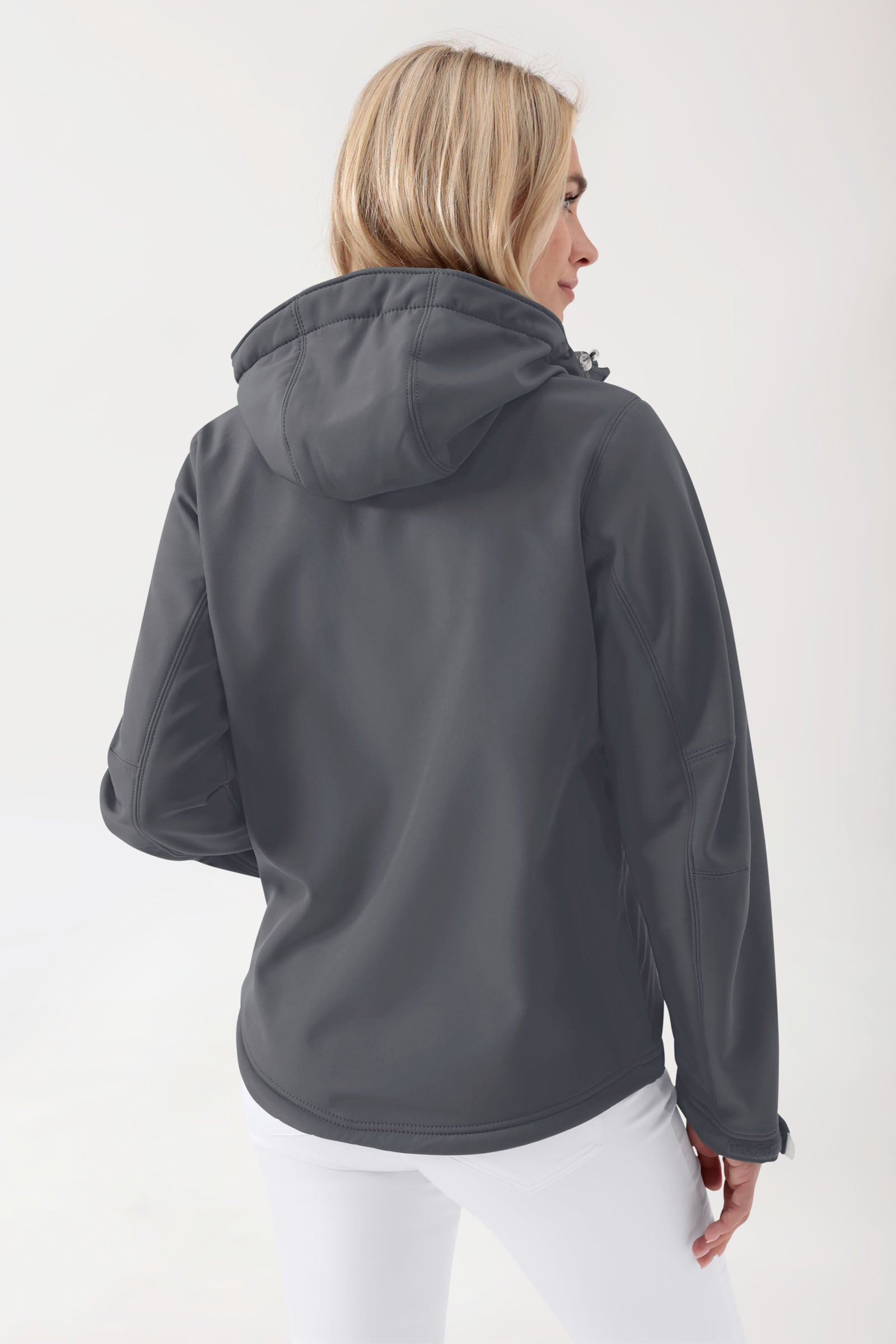 Softshell Jacken Unisex - abnehmbare Kapuze erzgrau, Rückansicht