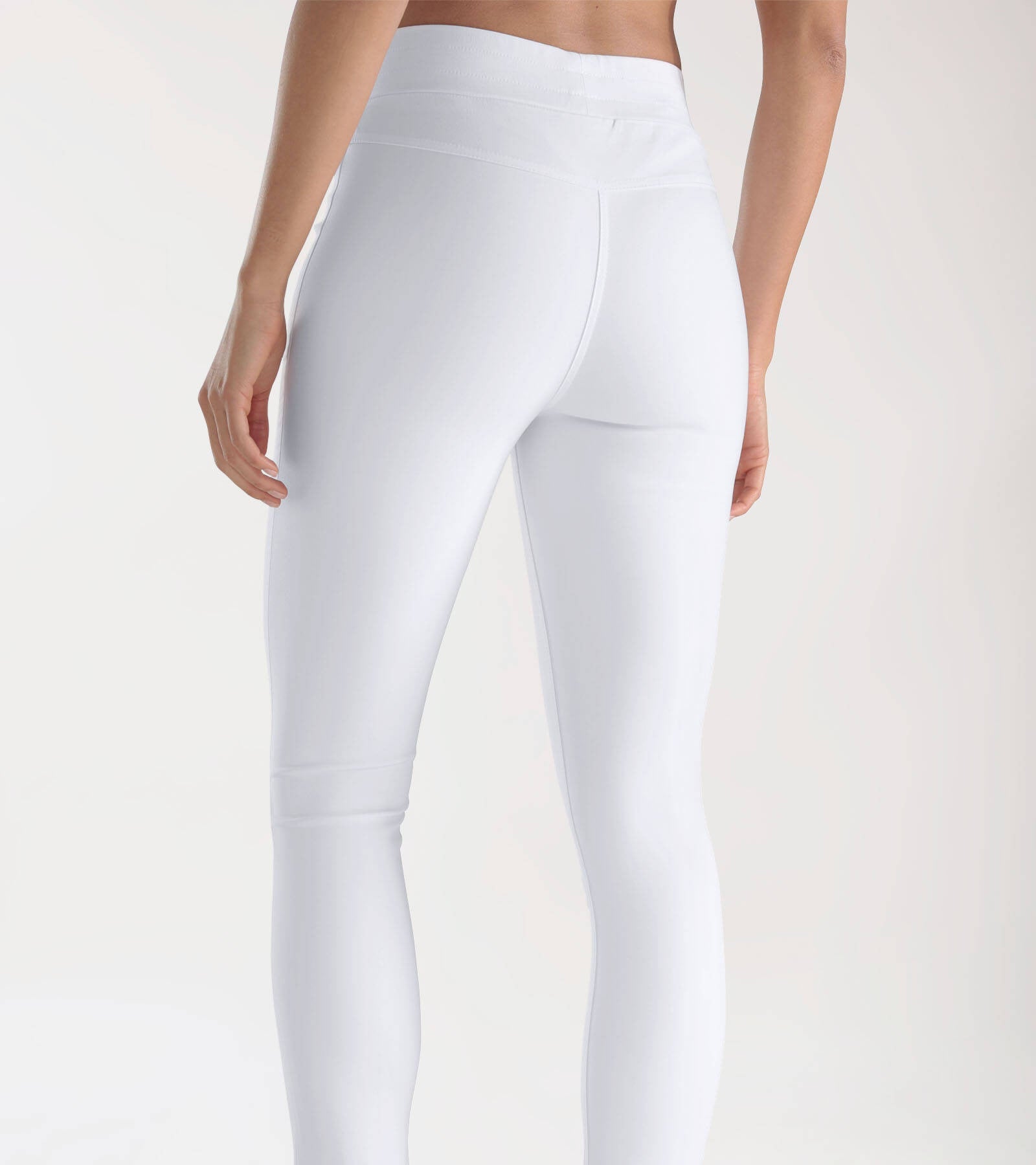 Nahaufnahme weisse Damen-Leggings