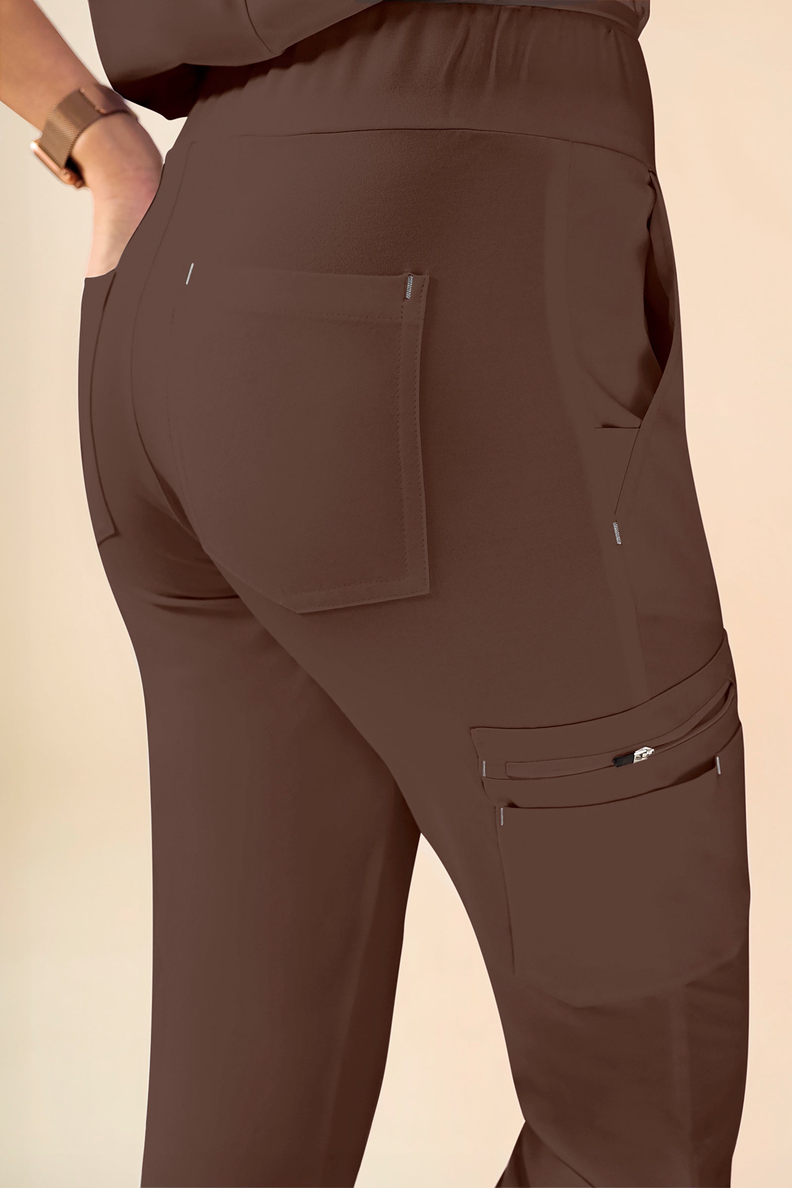 KAERE Hose Damen - Saumbündchen Kurzgr. mit Beintaschen coffee