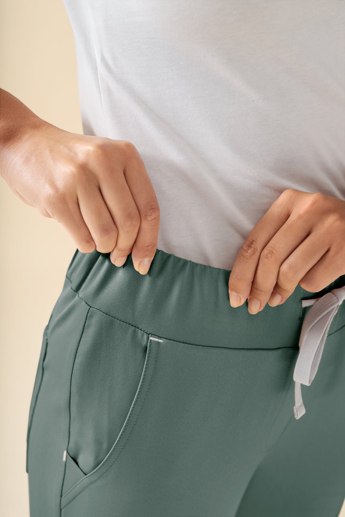 KAERE Hose Damen - Saumbündchen Kurzgr. ohne Beintaschen dunkelgrün