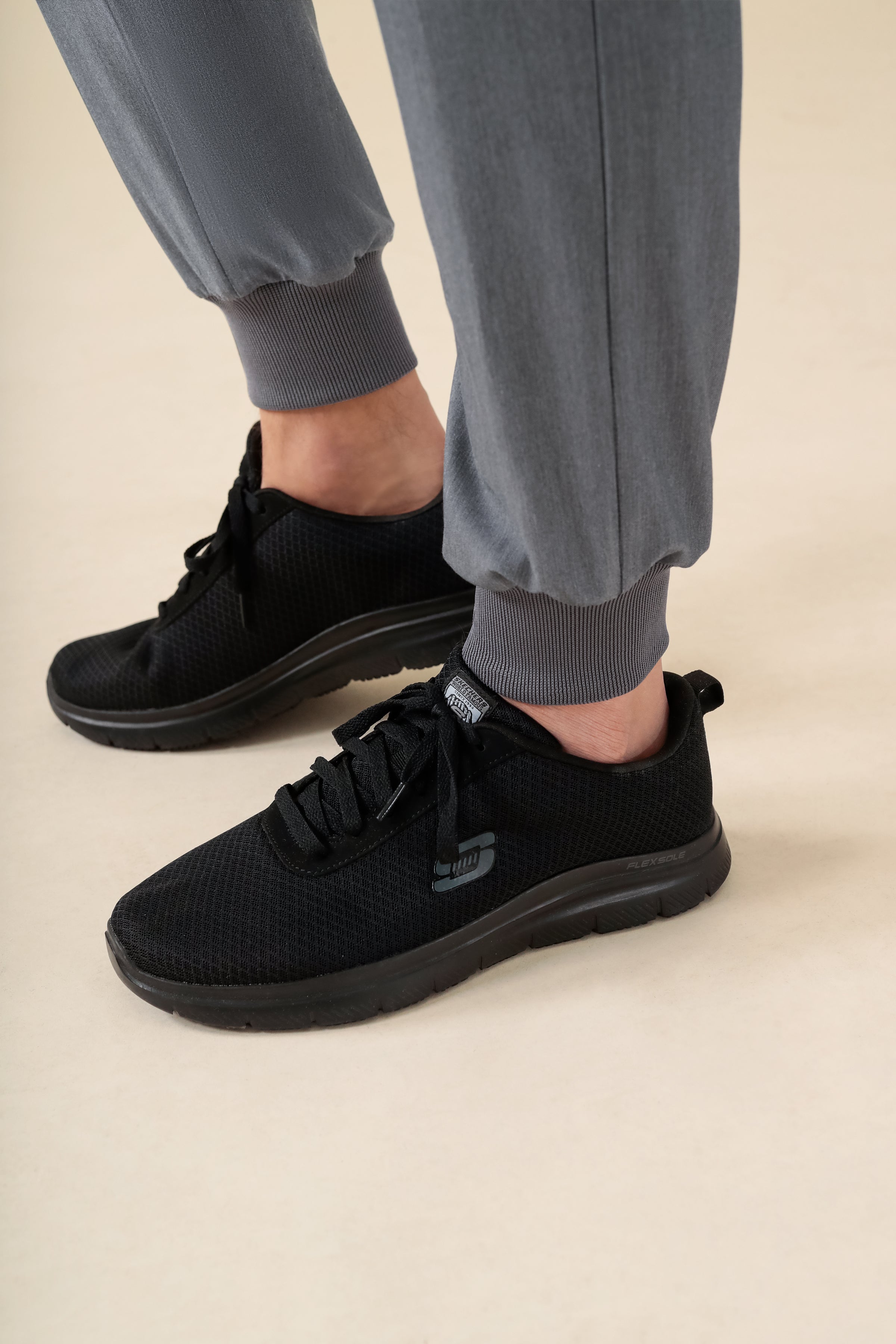 KAERE Hose Herren - Saumbündchen mit Beintaschen grau melange