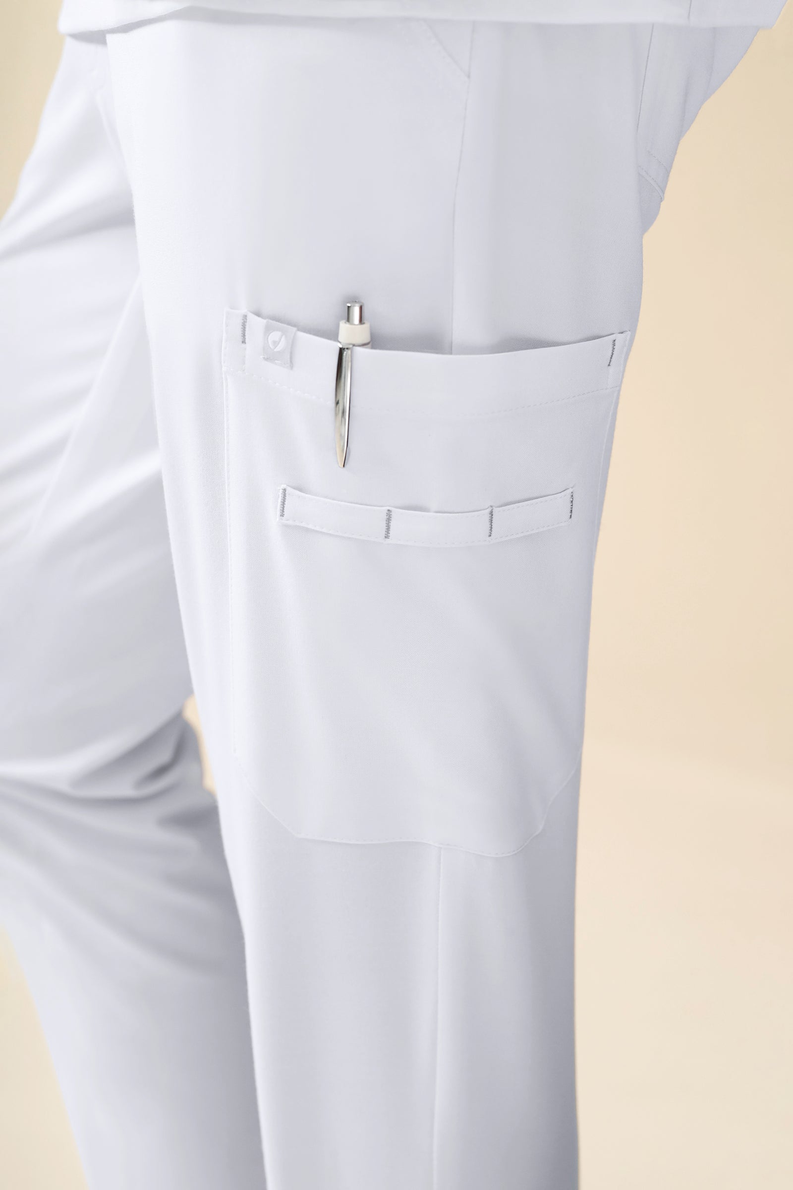 KAERE Hose Herren - gerader Saum Kurzgr. mit Beintaschen weiß