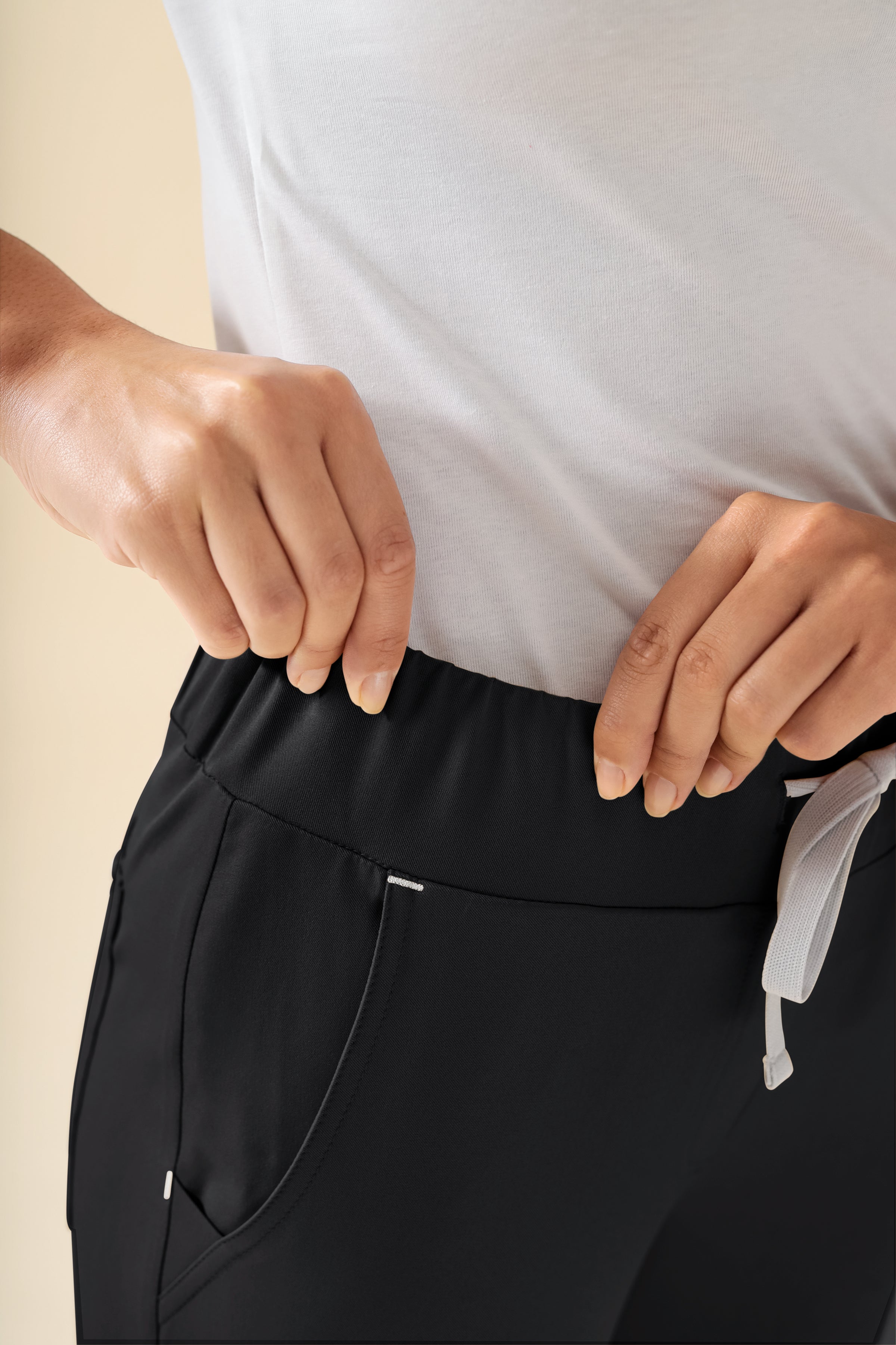 KAERE Hose Damen - gerader Saum ohne Beintaschen schwarz