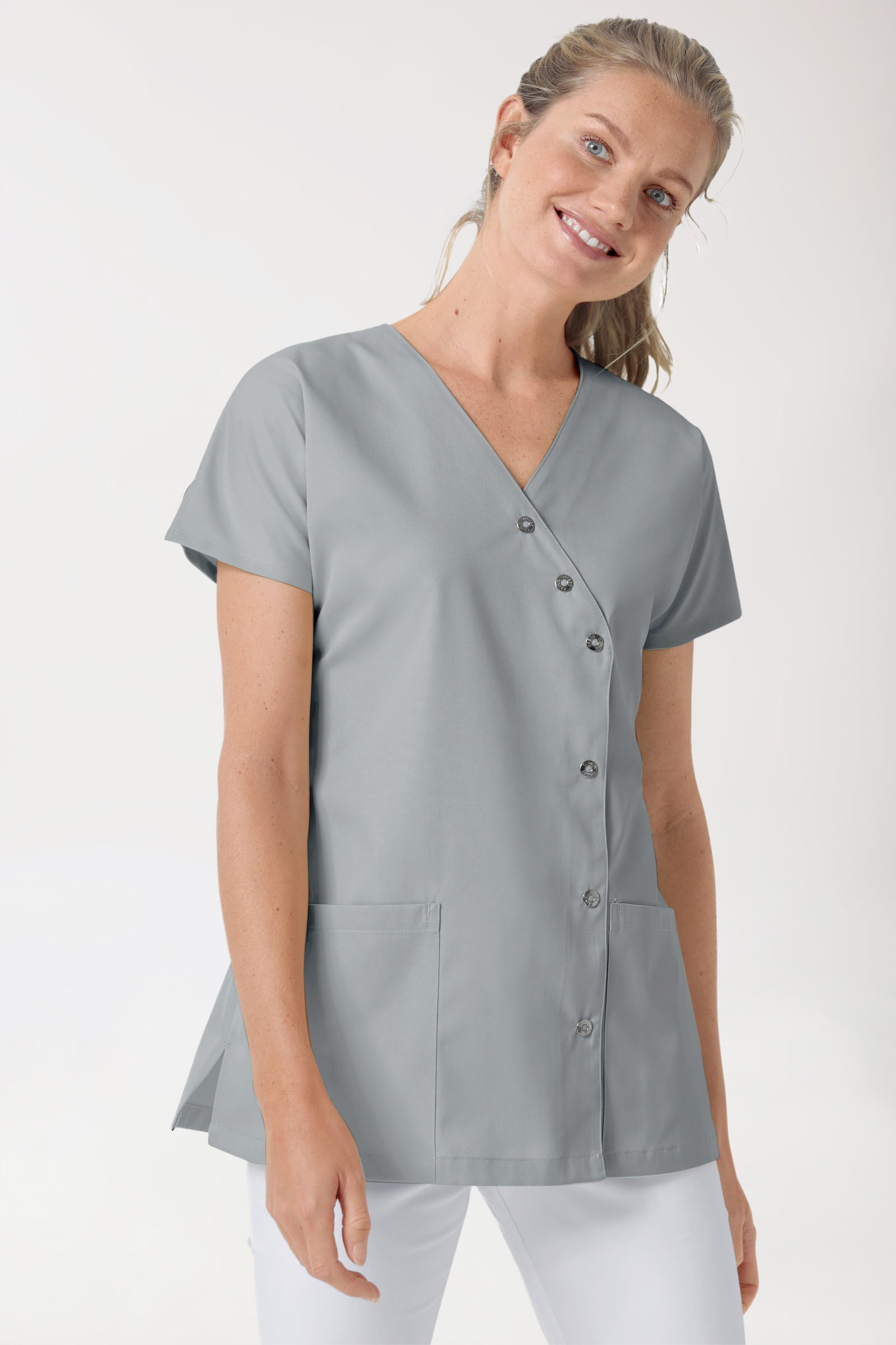Beauty Kasack Damen - asymmetrische Druckknopfleiste grau, Vorderansicht