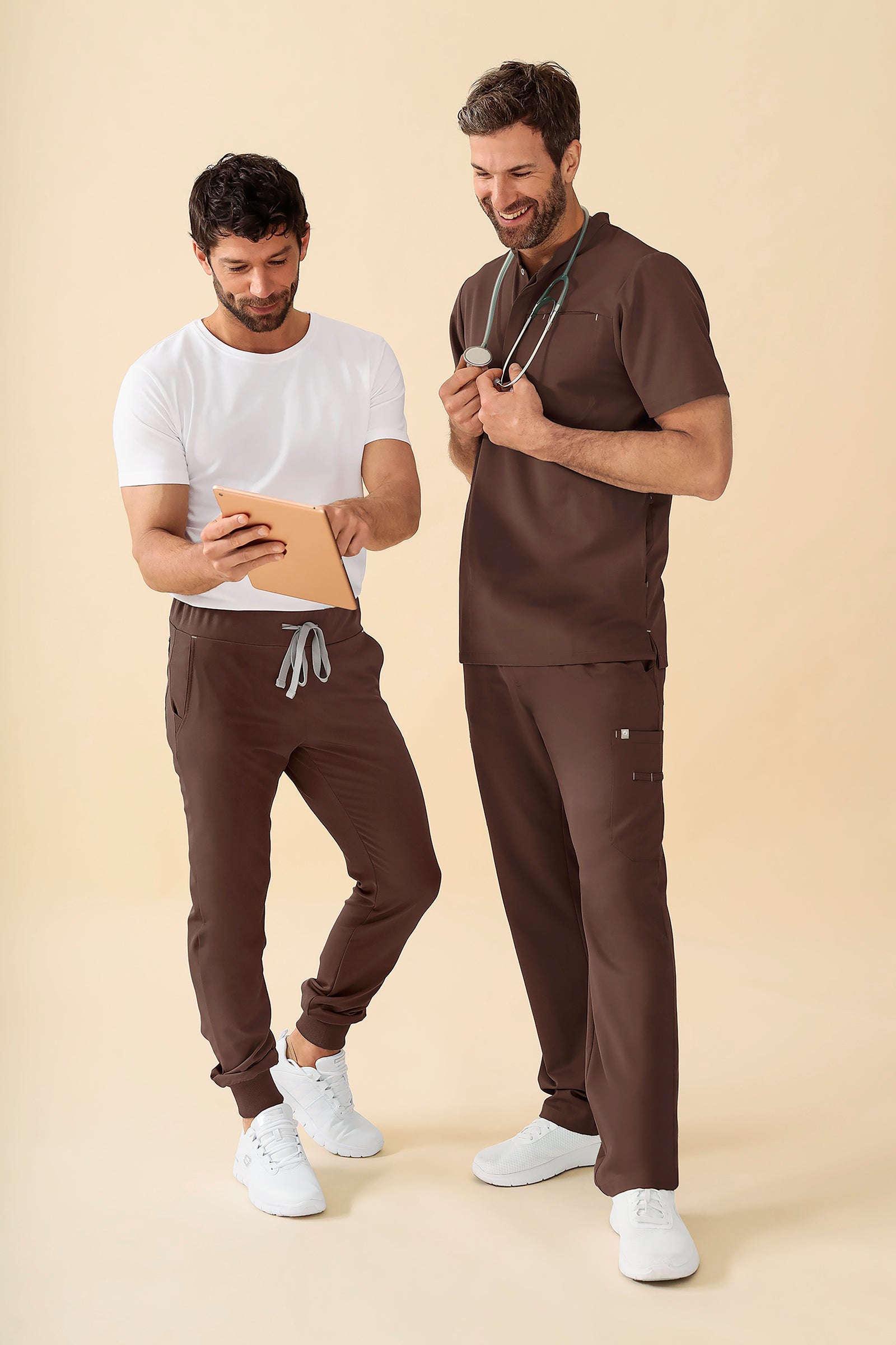 KAERE Hose Herren - Saumbündchen Kurzgr. ohne Beintaschen coffee, Vorderansicht