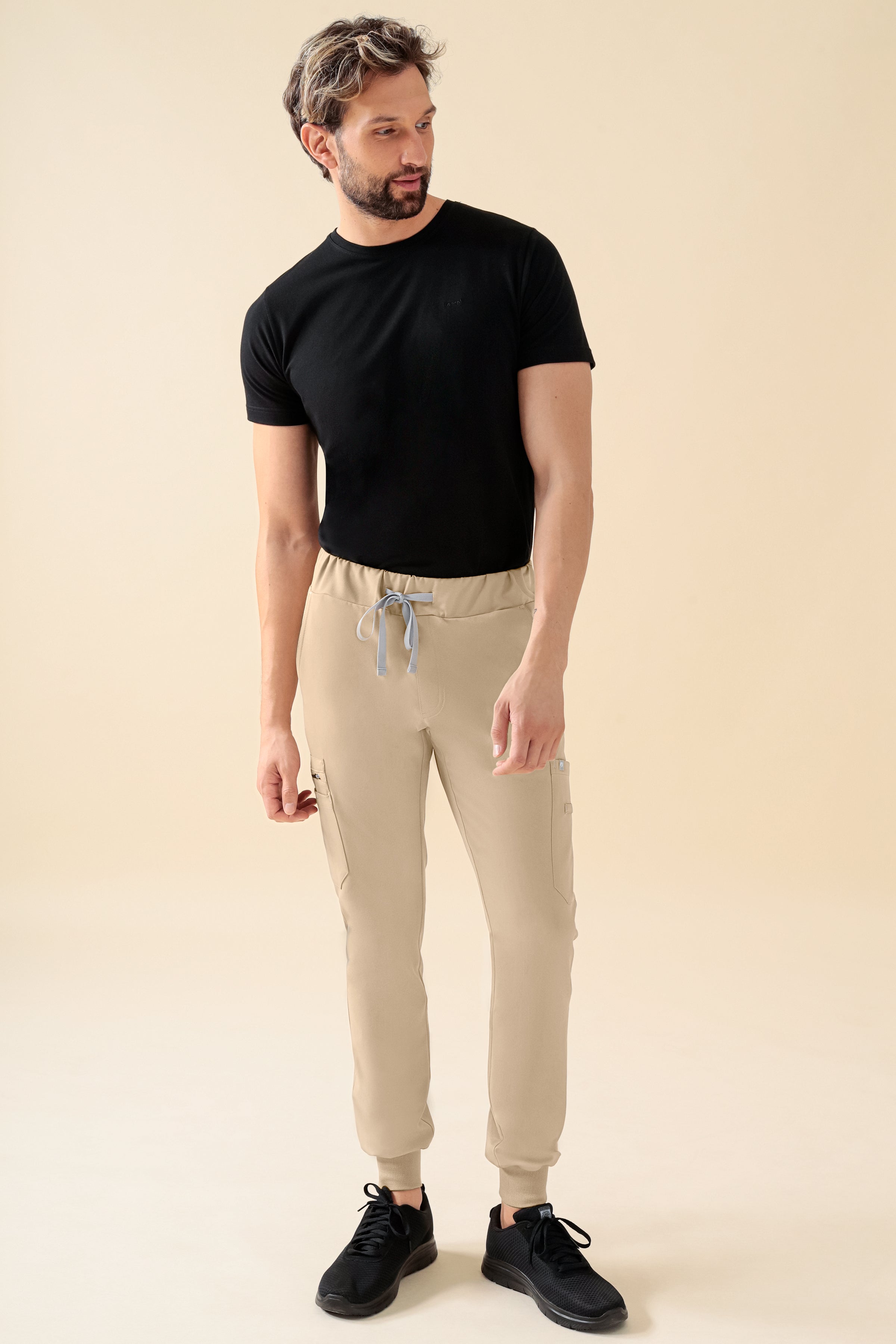 KAERE Hose Herren - Saumbündchen mit Beintaschen sand, Vorderansicht
