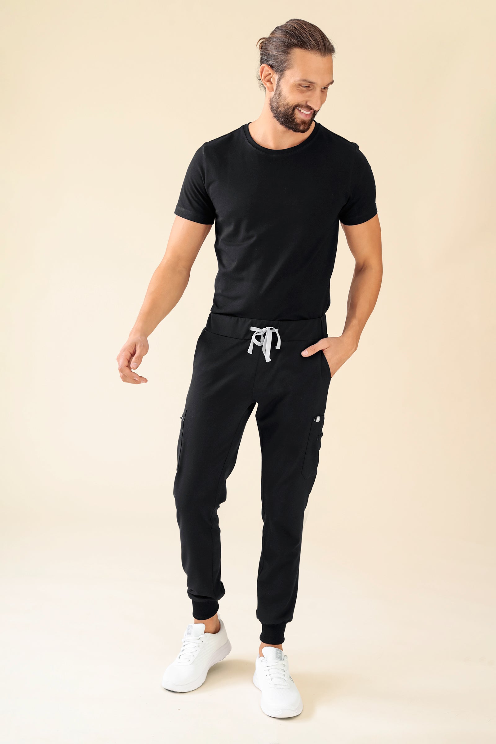 KAERE Hose Herren - Saumbündchen mit Beintaschen schwarz