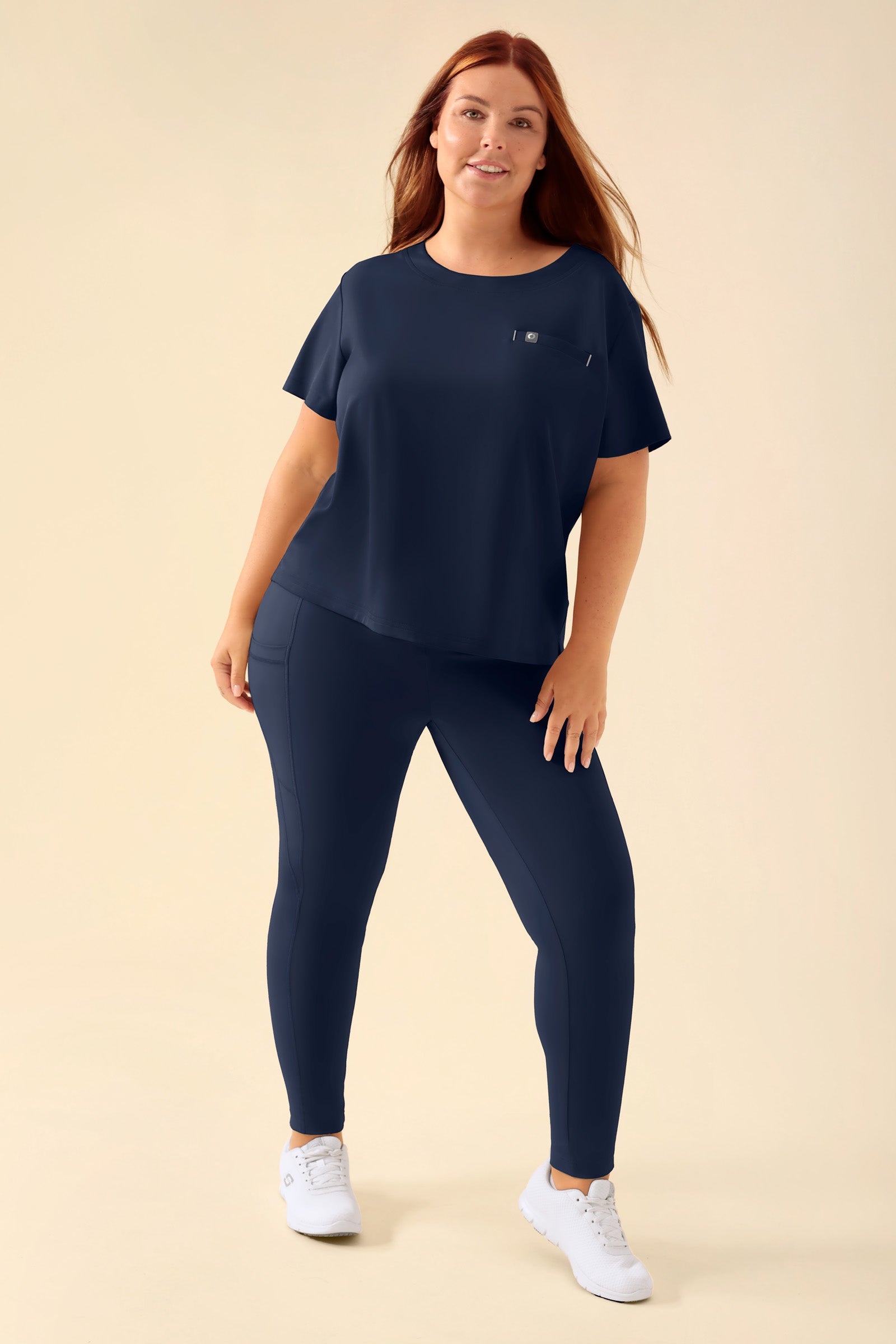 KAERE Leggings Damen - super elastisch navy, Vorderansicht Das Model ist 173 cm groß und trägt Größe XL