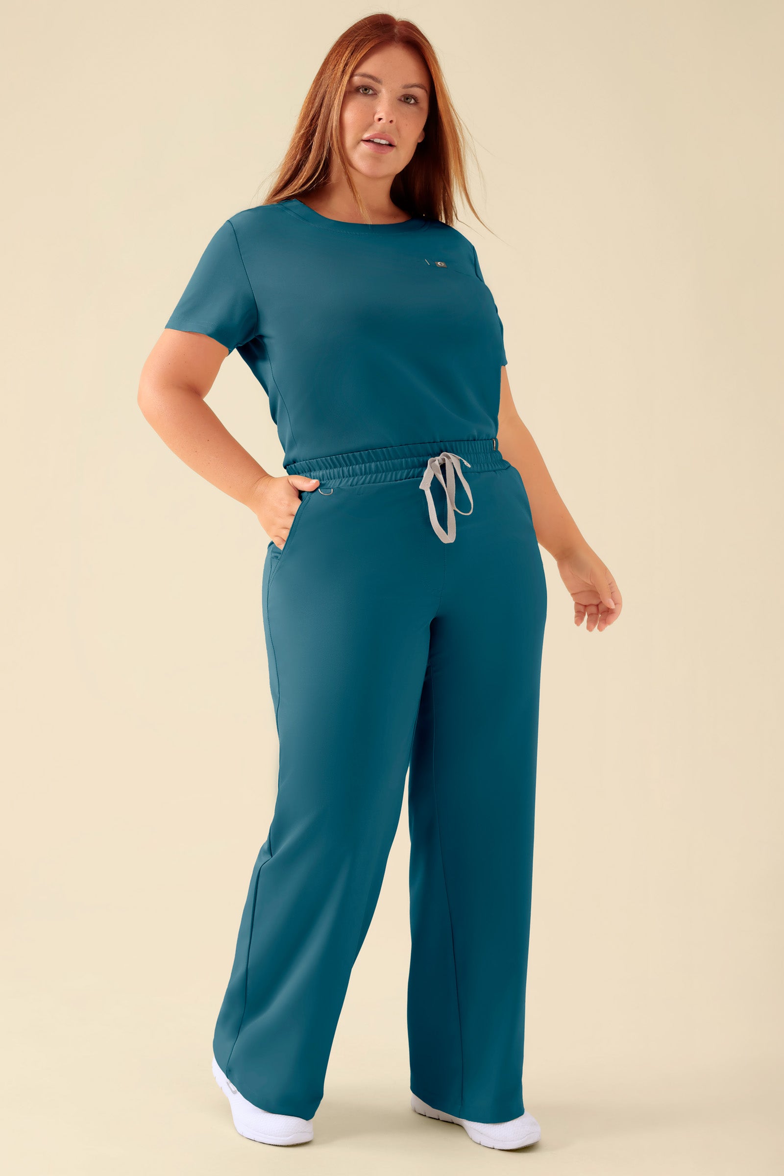 KAERE Hose Damen - weites Bein petrol, Vorderansicht Das Model ist 173 cm groß und trägt Größe XL