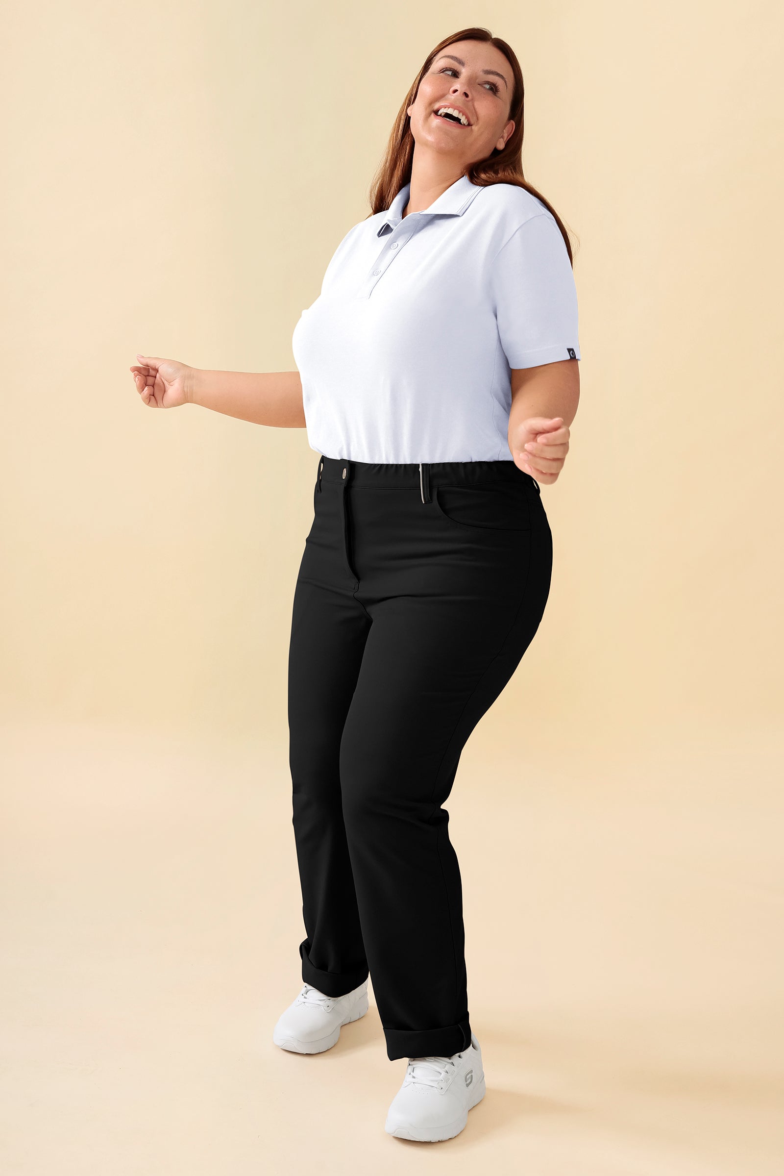KAERE Hose Damen - 5-Pocket schwarz, Vorderansicht Das Model ist 173 cm groß und trägt Größe XL
