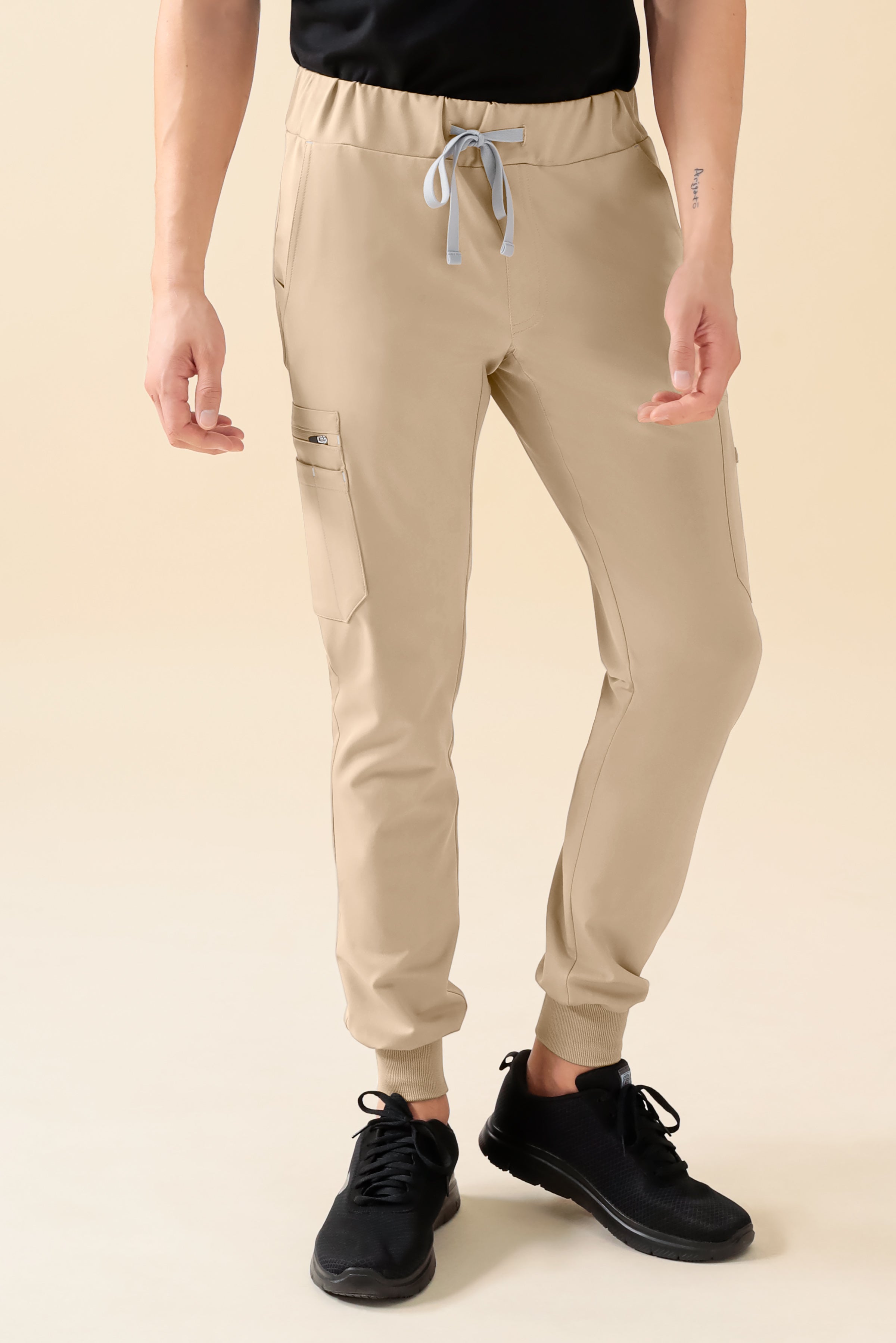KAERE Hose Herren - Saumbündchen mit Beintaschen sand, Vorderansicht