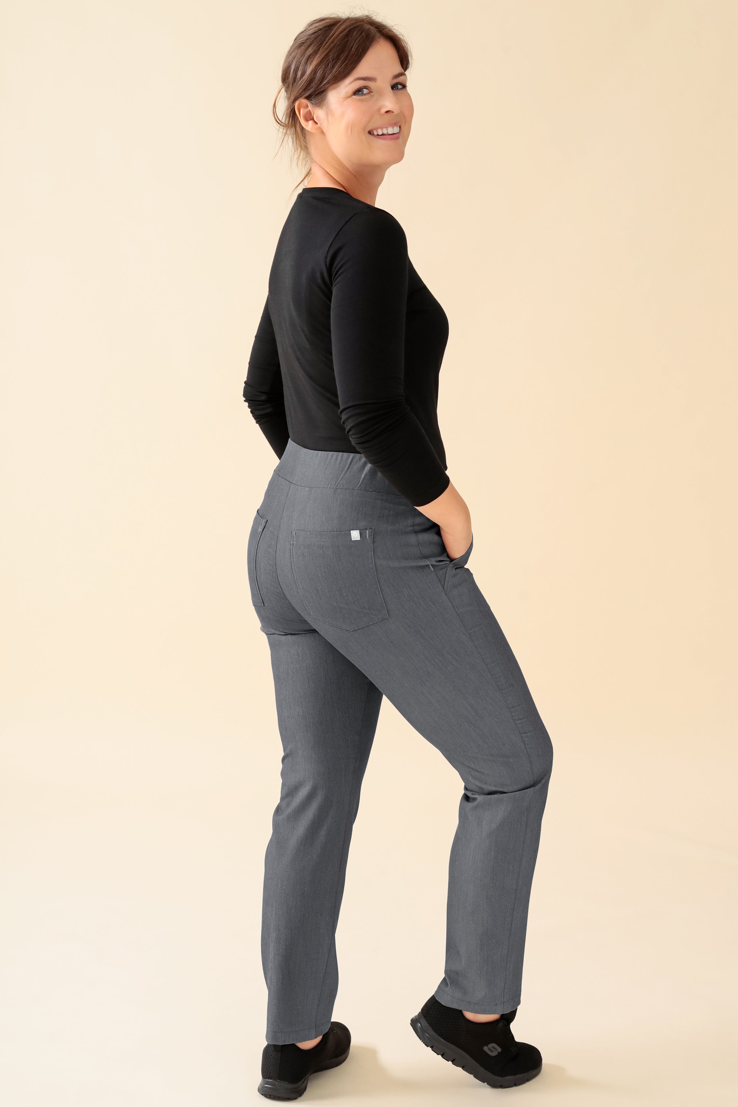 KAERE Hose Damen - gerader Saum Kurzgr. ohne Beintaschen grau melange, Rückansicht 