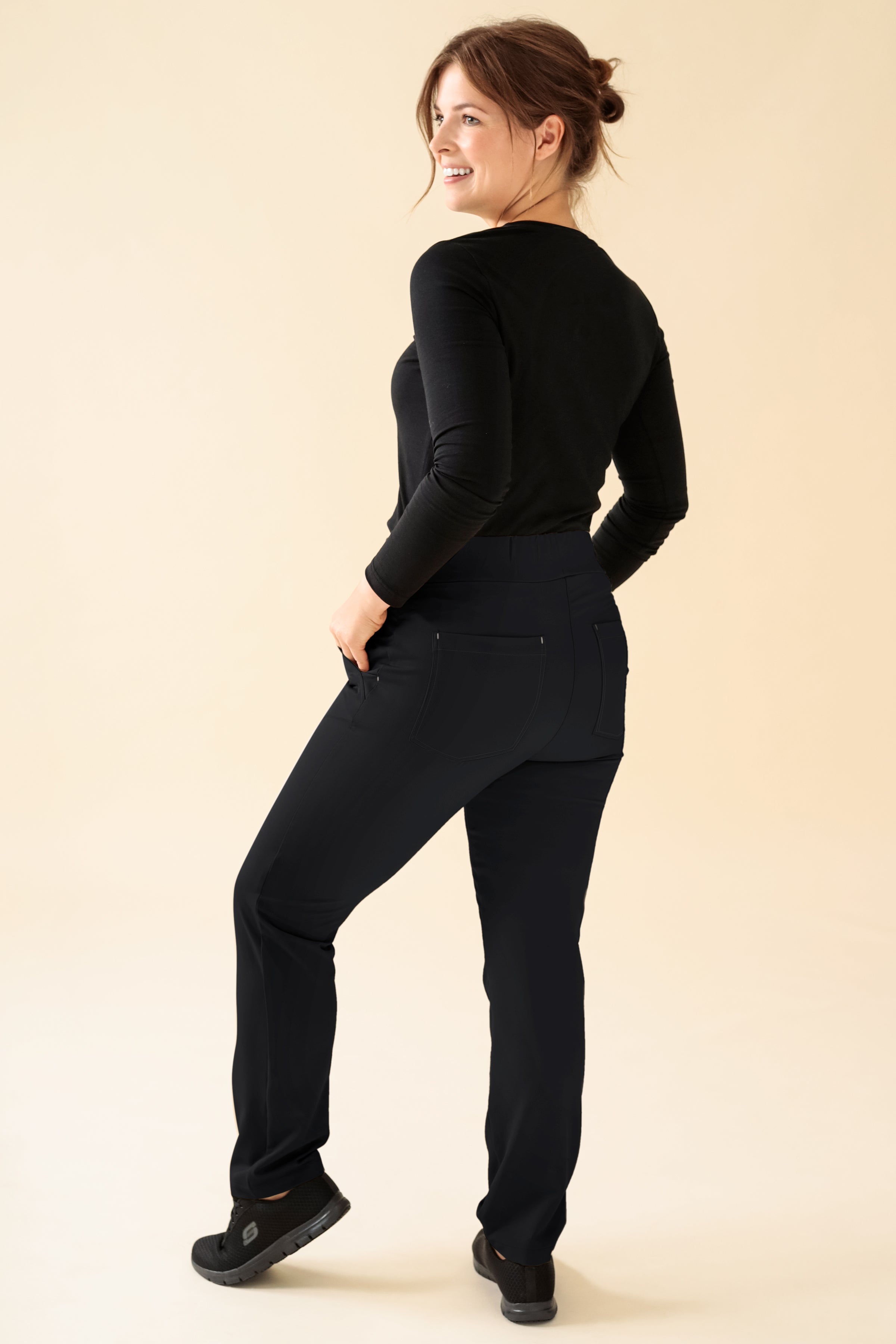 KAERE Hose Damen - gerader Saum Kurzgr. ohne Beintaschen schwarz