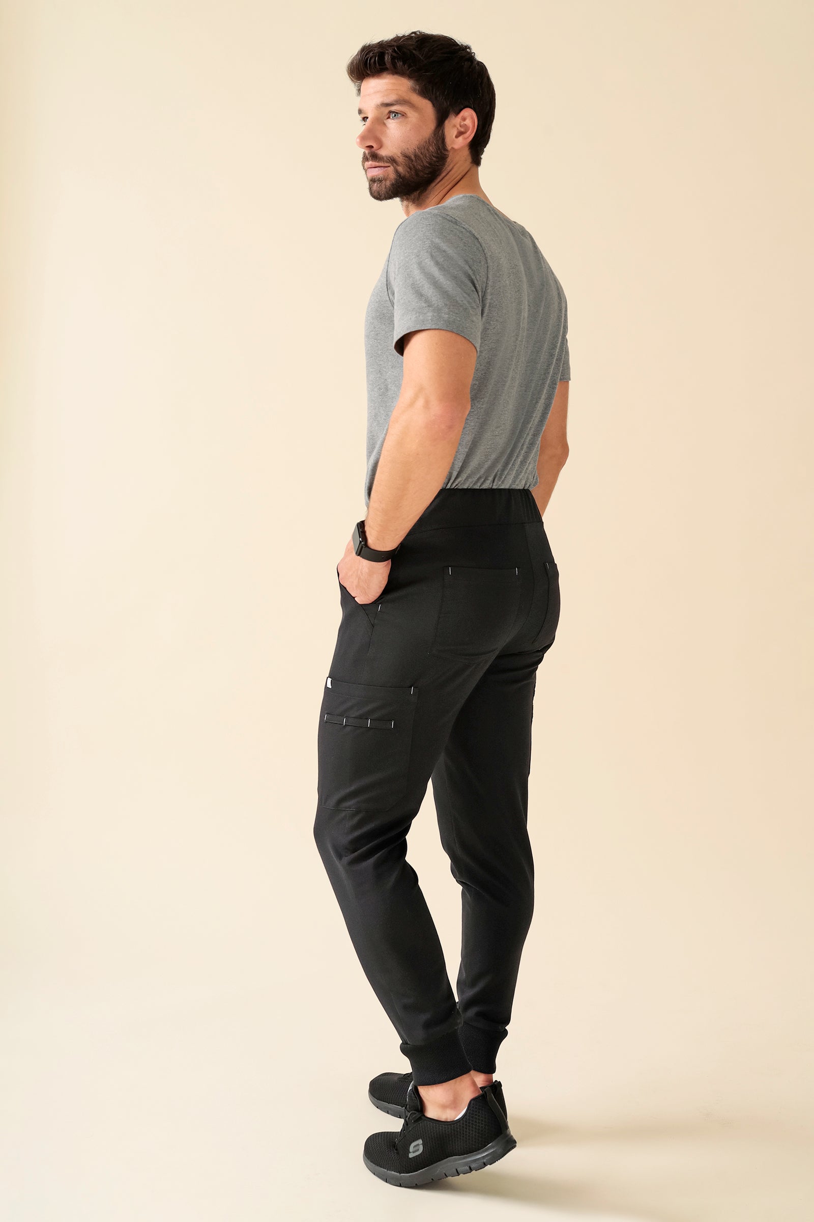 KAERE Hose Herren - Saumbündchen Kurzgr. mit Beintaschen schwarz