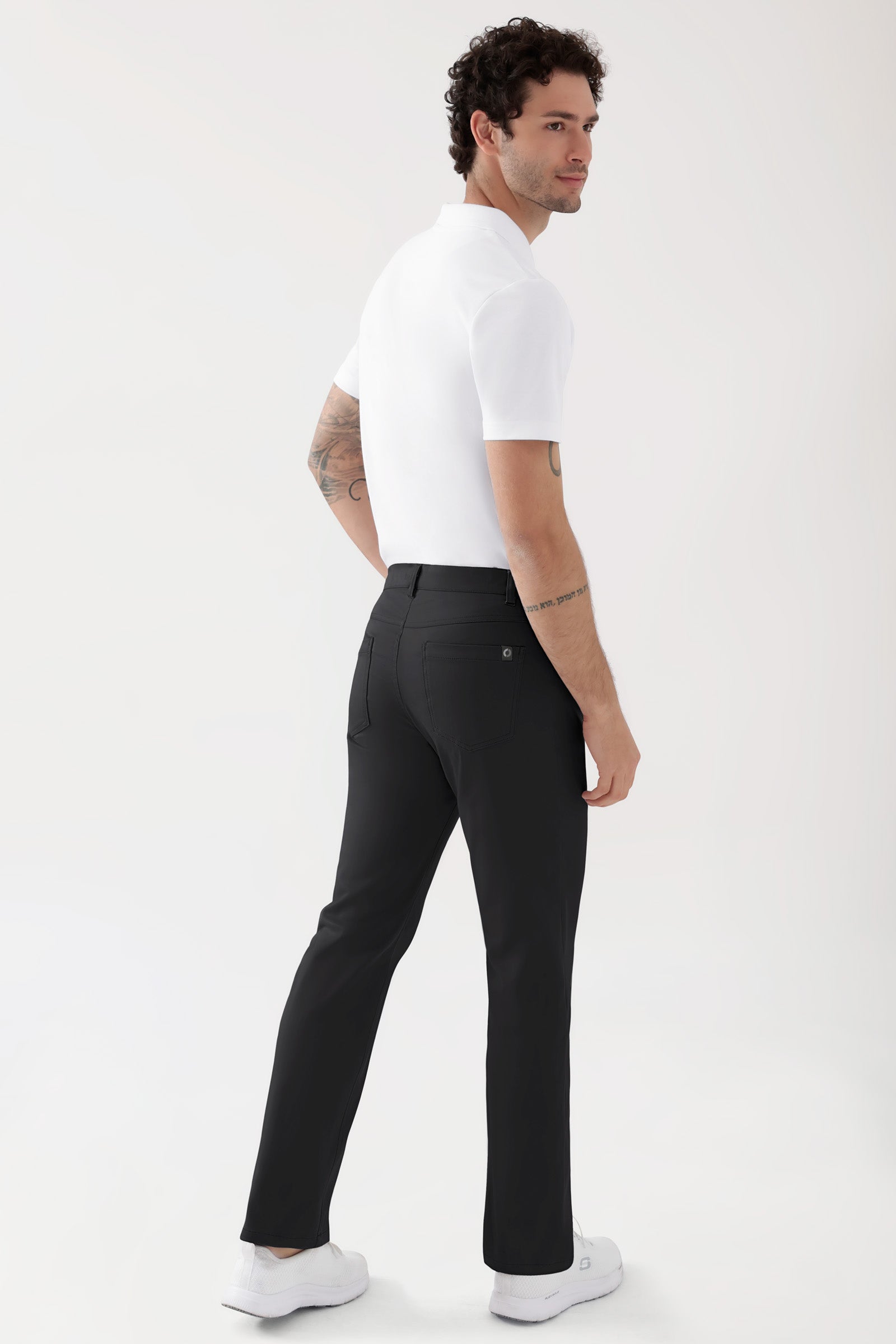 COMFY FLEX 5-Pocket Hose Herren - gerades Bein schwarz, Rückansicht Das Model ist 188 cm groß und trägt Größe 48