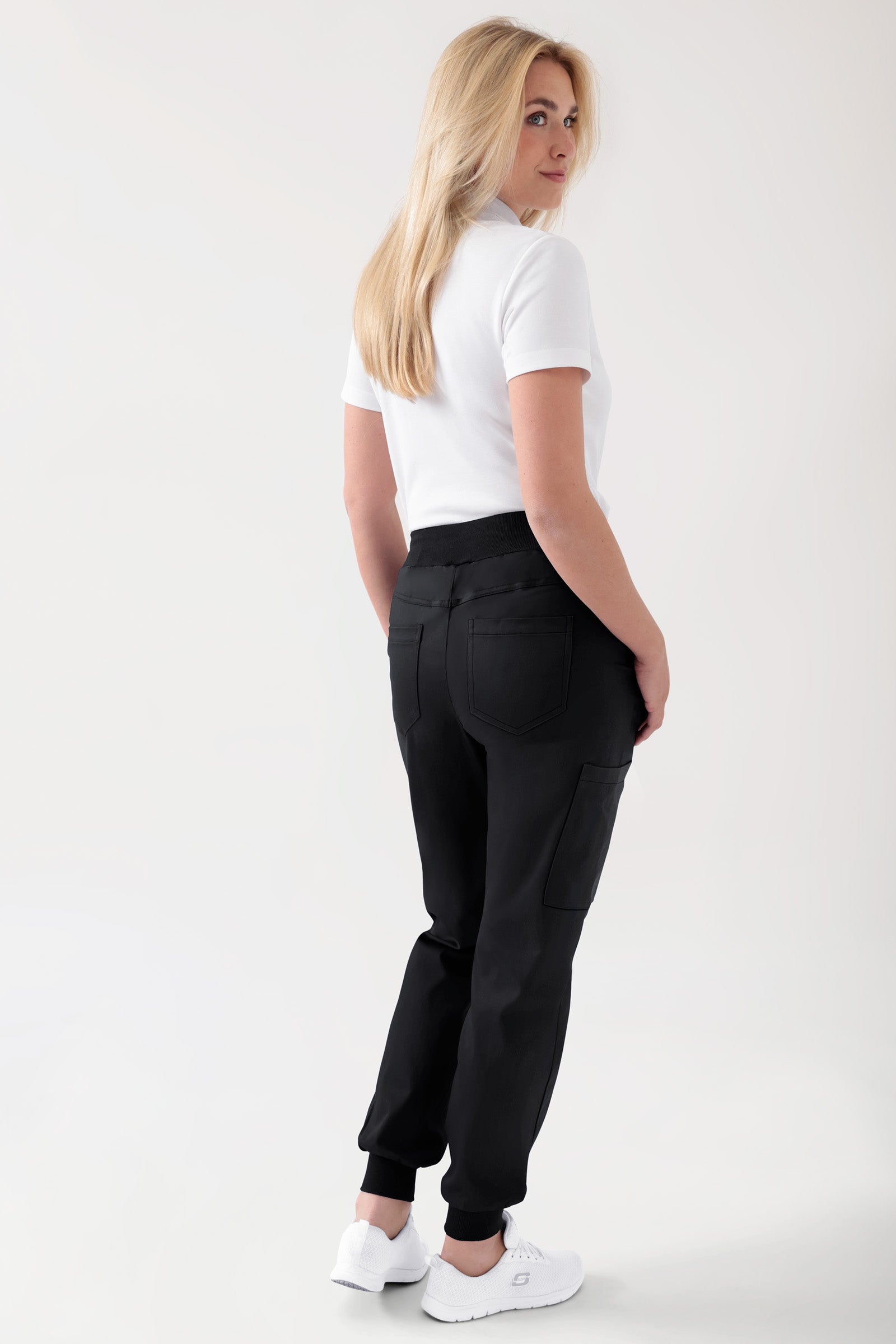 COMFY FLEX Hose Damen - Jogpants schwarz, Rückansicht Das Model ist 177 cm groß und trägt Größe S