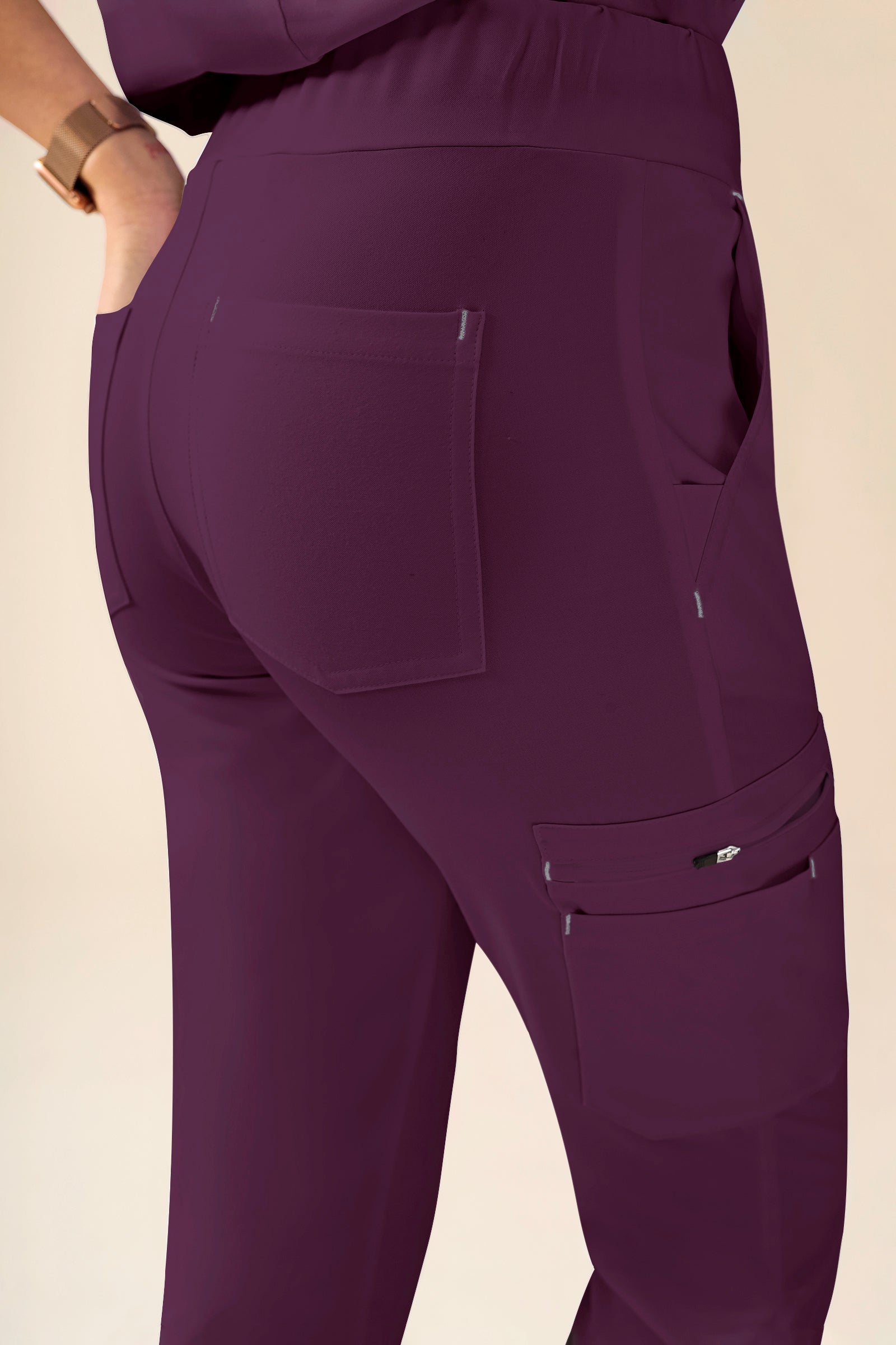 KAERE Hose Damen - Saumbündchen Kurzgr. mit Beintaschen pflaume