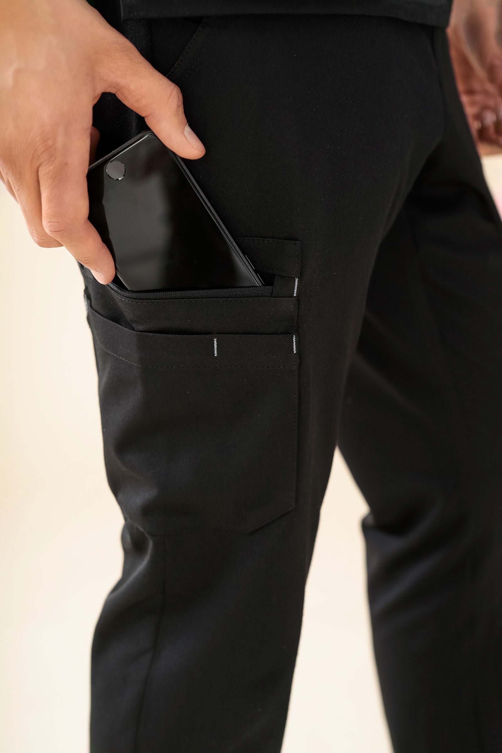 KAERE Hose Herren - gerader Saum mit Beintaschen schwarz
