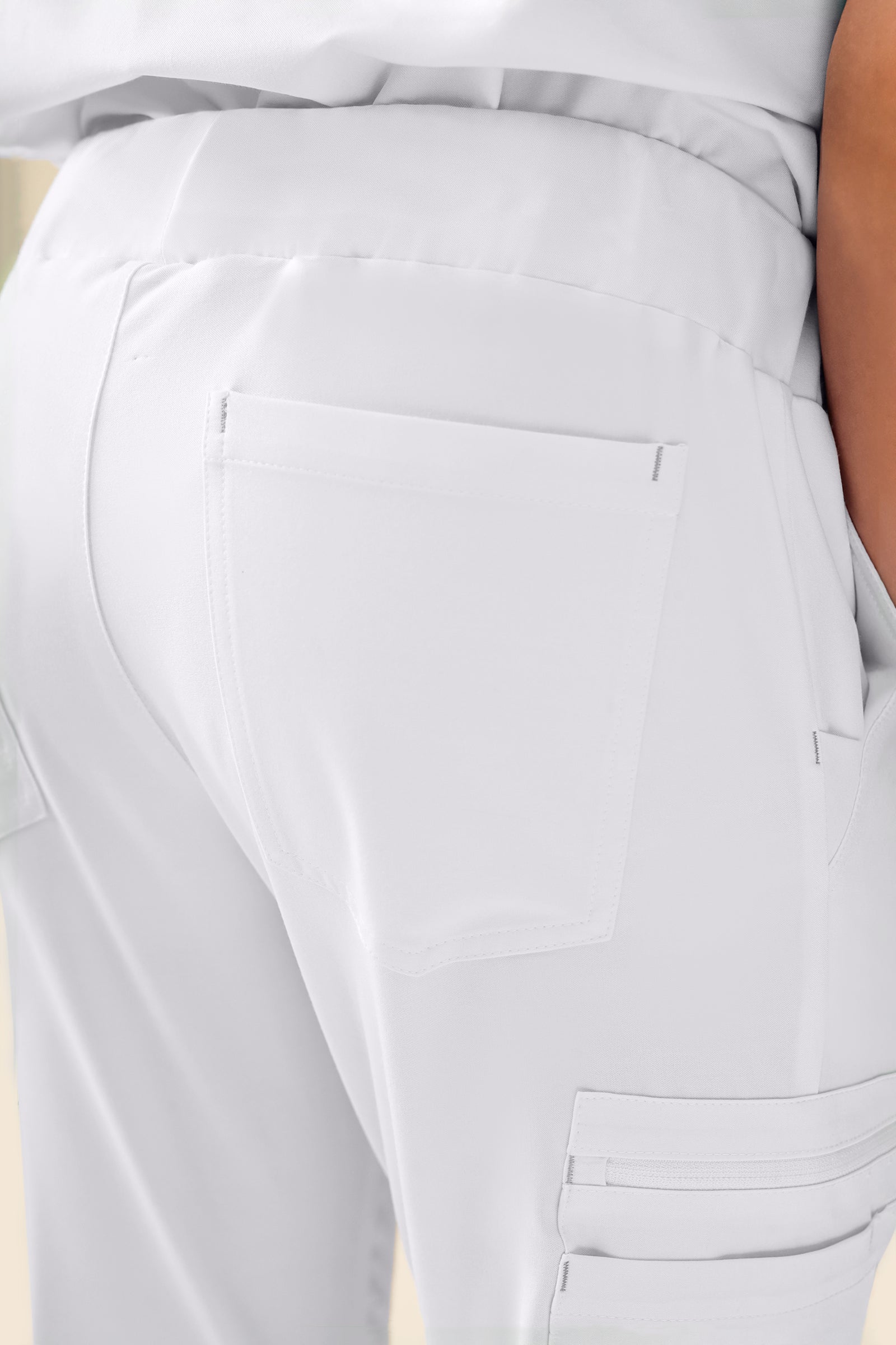 KAERE Hose Herren - Saumbündchen mit Beintaschen weiß