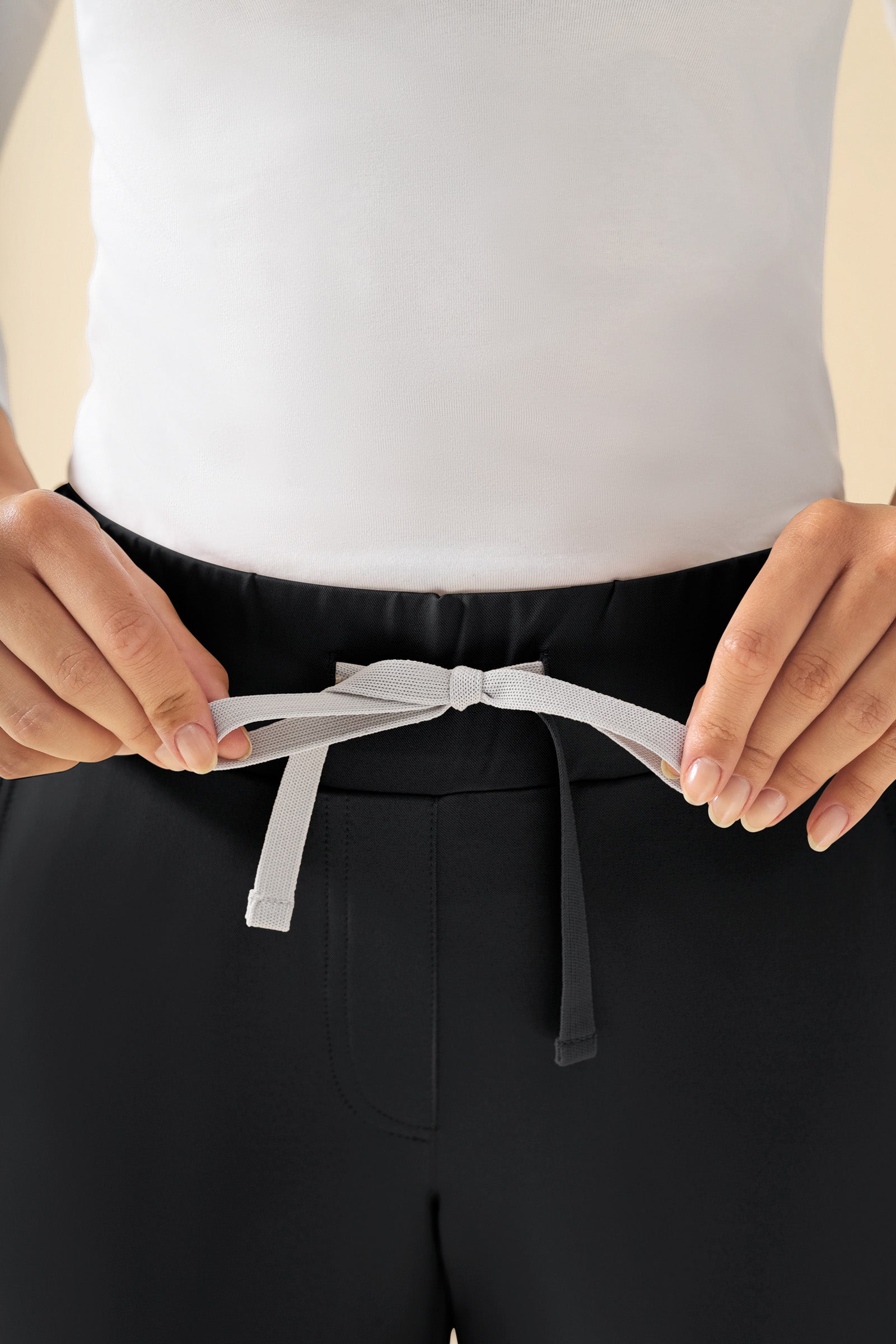 KAERE Hose Damen - Saumbündchen ohne Beintaschen schwarz