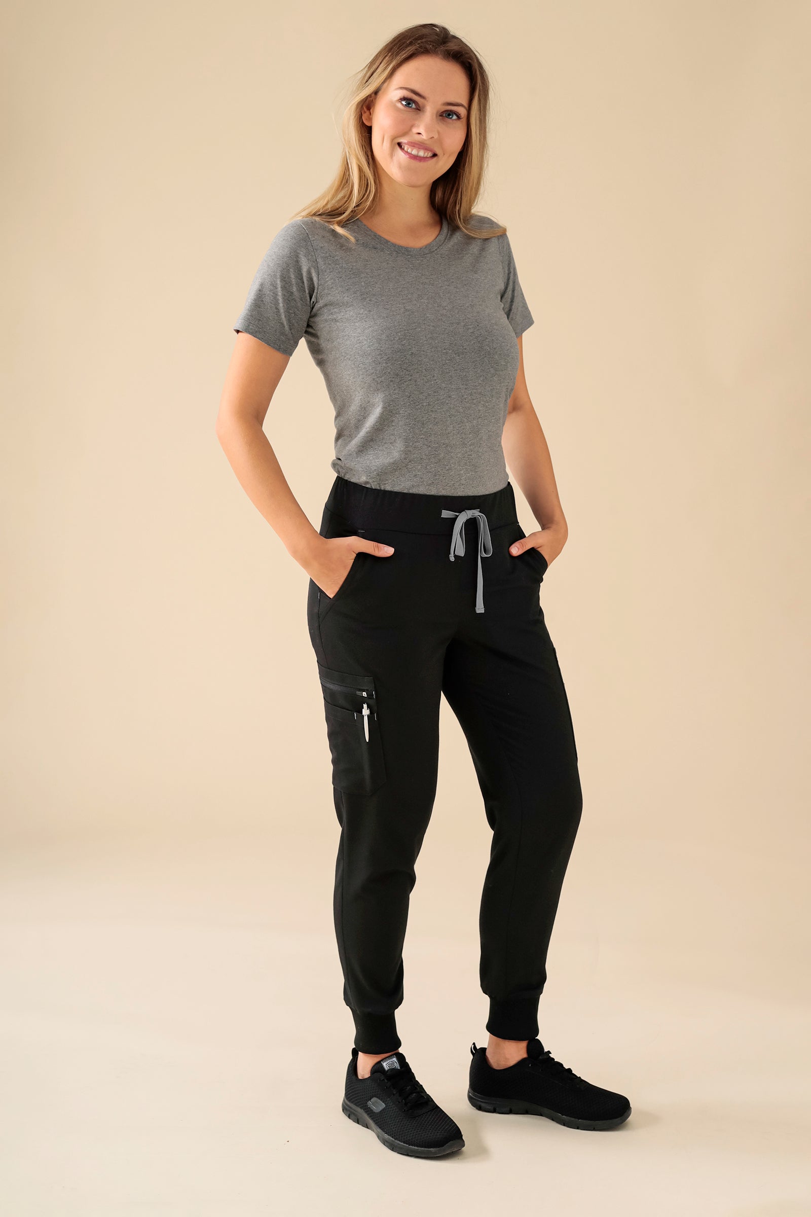 KAERE Hose Damen - Saumbündchen Kurzgr. mit Beintaschen schwarz