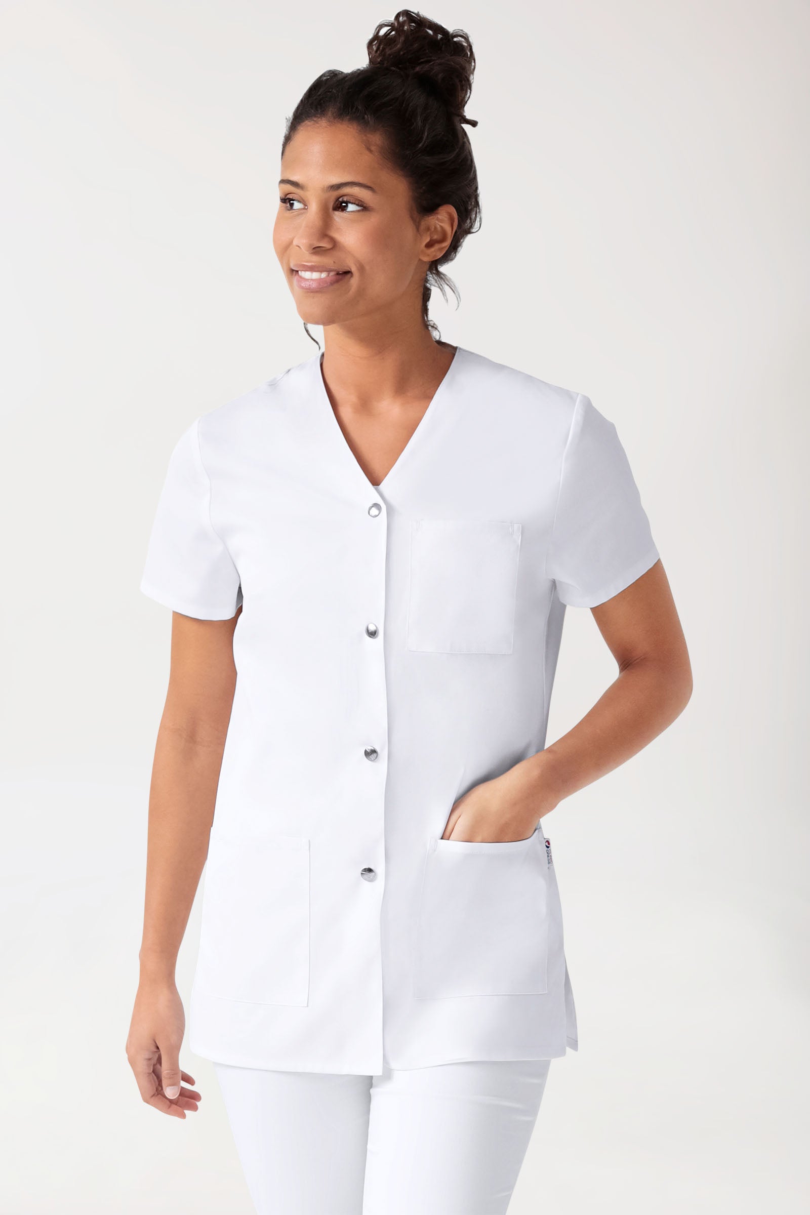 Beauty Kasack Damen - V-Ausschnitt - Druckknopfleiste weiß