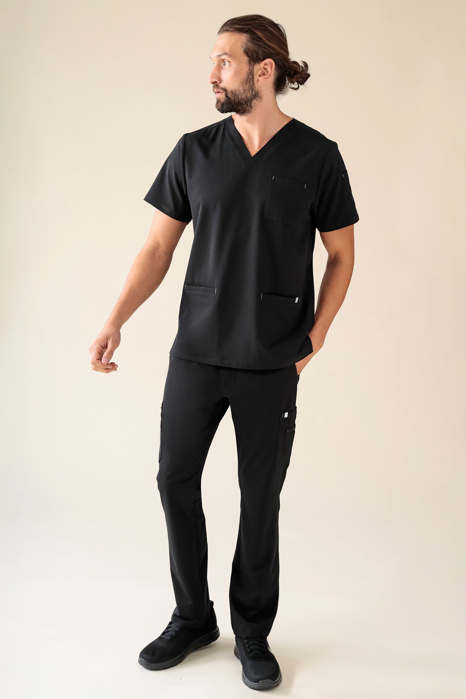 KAERE Hose Herren - gerader Saum mit Beintaschen schwarz, Vorderansicht 