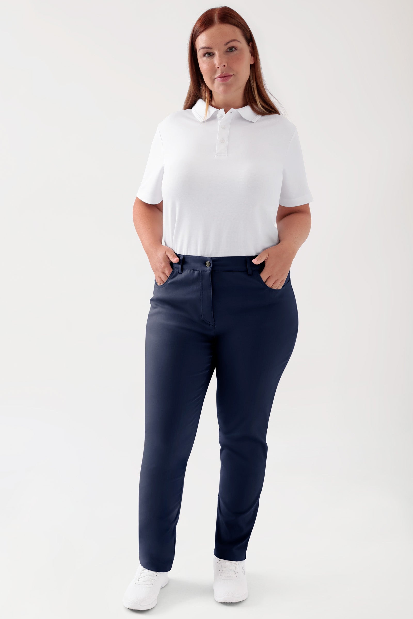 COMFY FLEX 5-Pocket Hose Damen - schlankes Bein navy, Vorderansicht Das Model ist 173 cm groß und trägt Größe 46