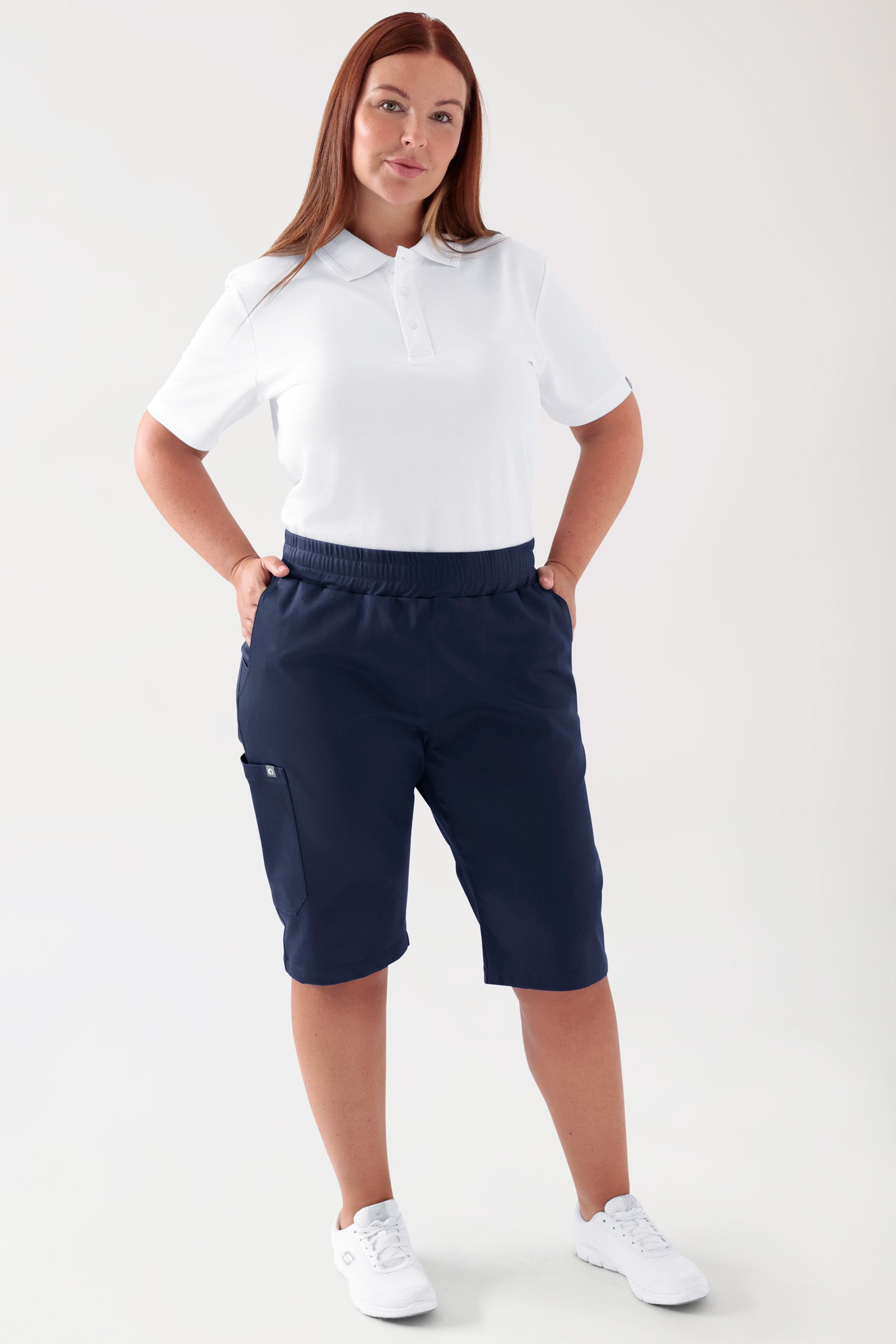 COMFY FLEX Stretch Hose Unisex - Bermuda navy, Vorderansicht Das Model ist 173 cm groß und trägt Größe L